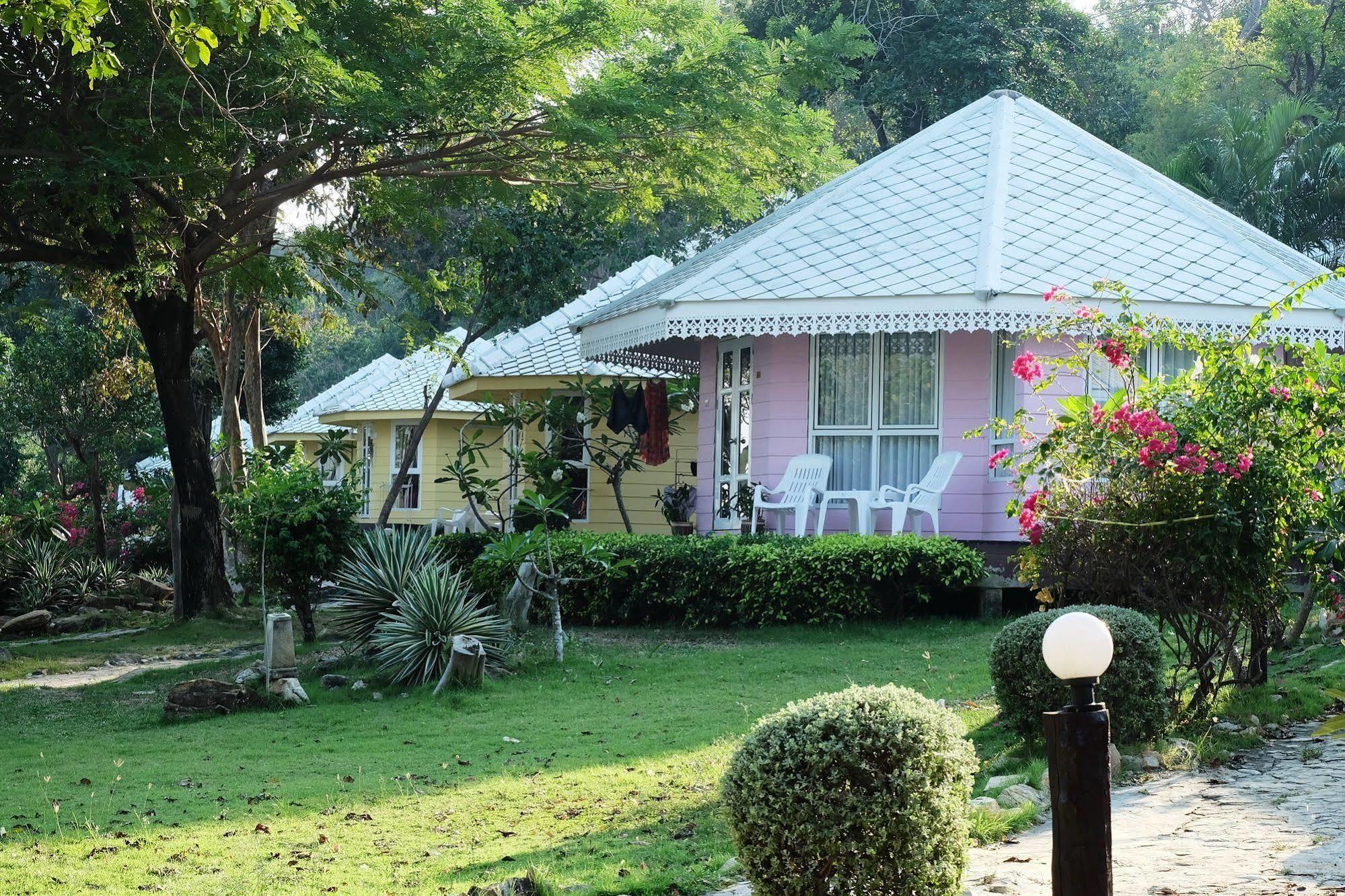 Nimmanoradee Resort - Sha Plus Certified Koh Samet Bagian luar foto